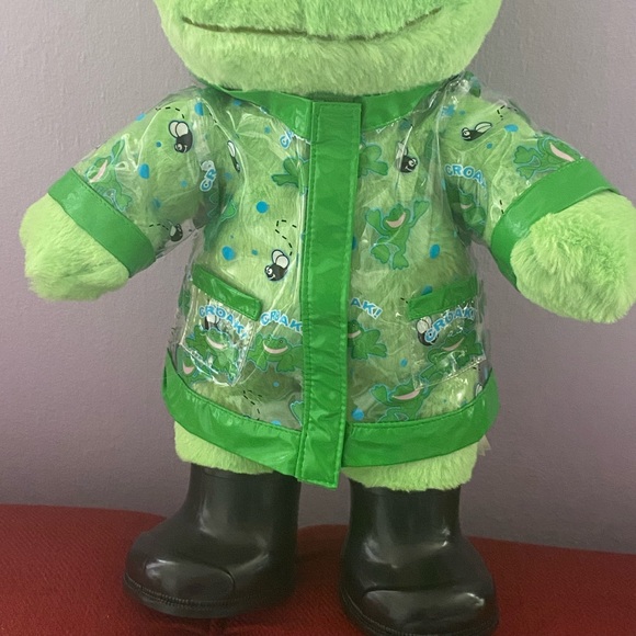 Build a bear frog with hard to find raincoat and boots - Picture 2 of 2